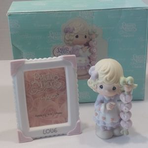 Precious moments (2038)